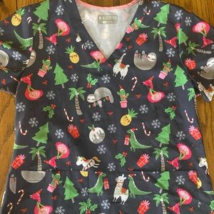 Med Cotour Holiday Scrub Top